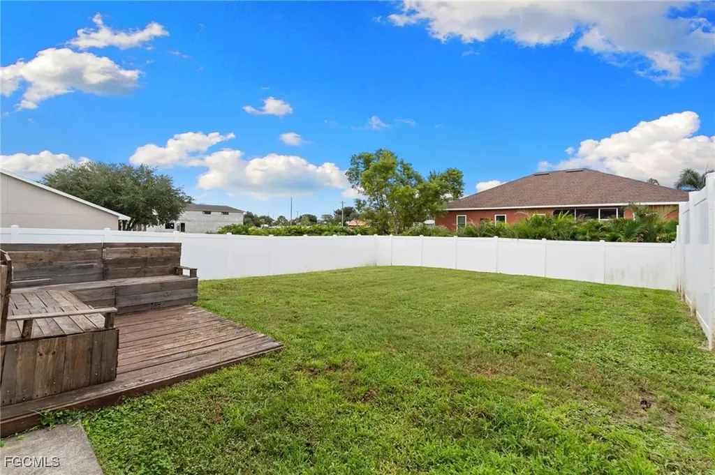 1117/ 1119 Diplomat Parkway E Cape Coral FL 33909