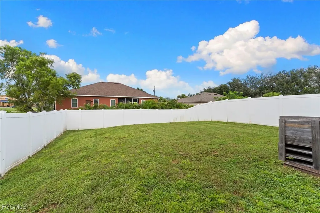 1117/ 1119 Diplomat Parkway E Cape Coral FL 33909