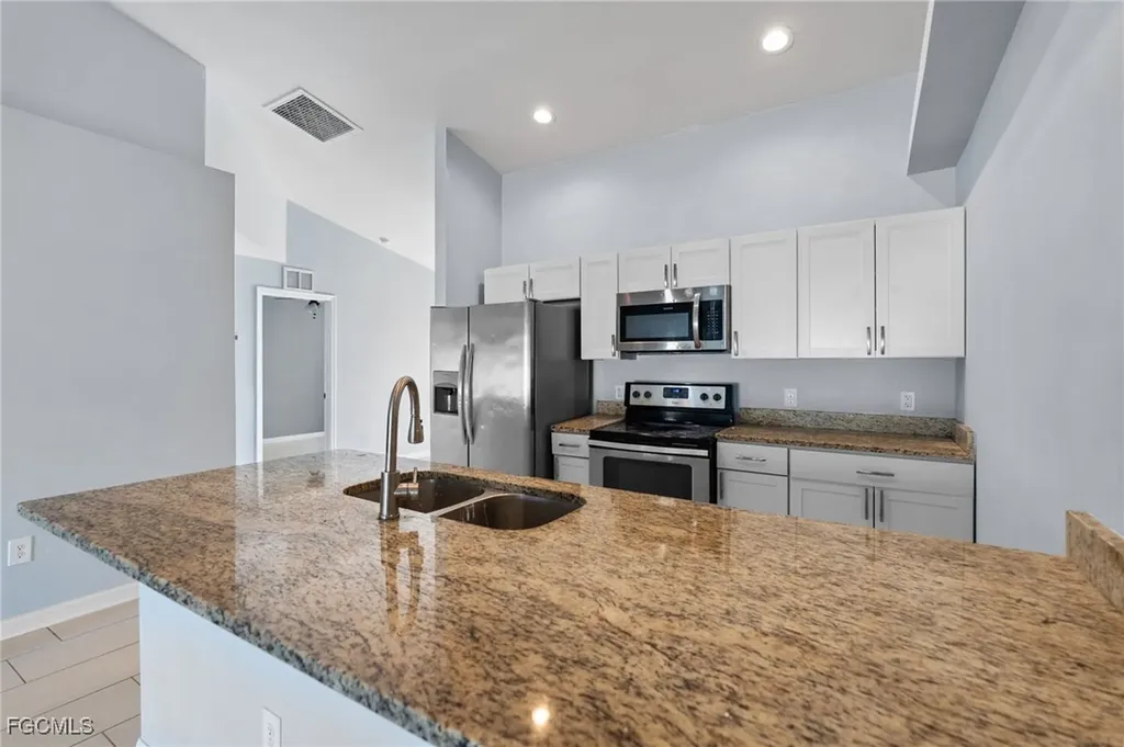 1117/ 1119 Diplomat Parkway E Cape Coral FL 33909