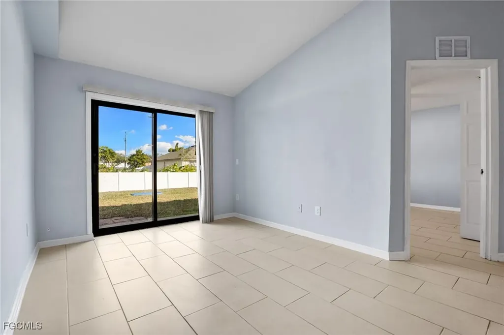 1117/ 1119 Diplomat Parkway E Cape Coral FL 33909