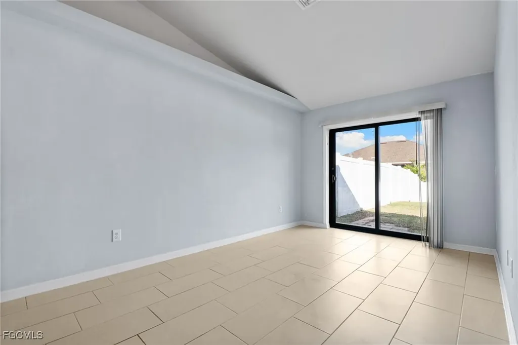 1117/ 1119 Diplomat Parkway E Cape Coral FL 33909