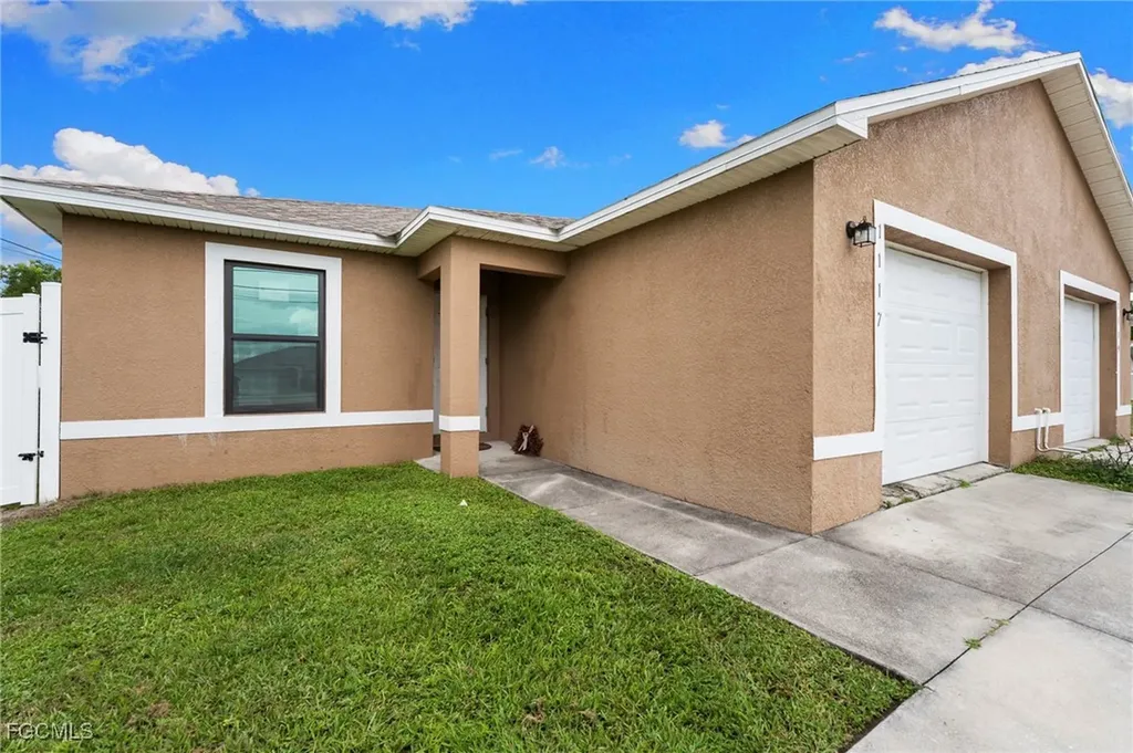1117/ 1119 Diplomat Parkway E Cape Coral FL 33909