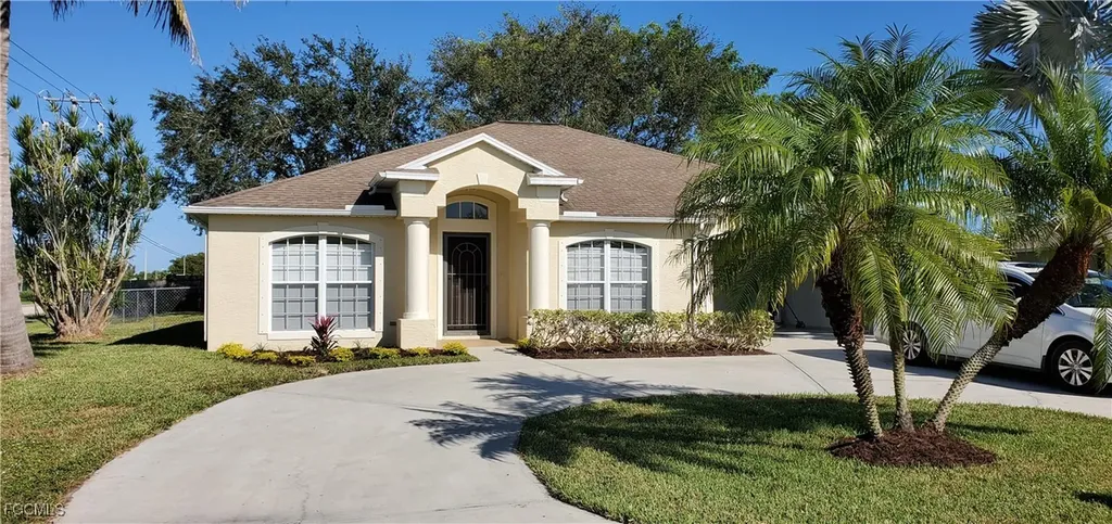 901 SE 30th Street Cape Coral FL 33904