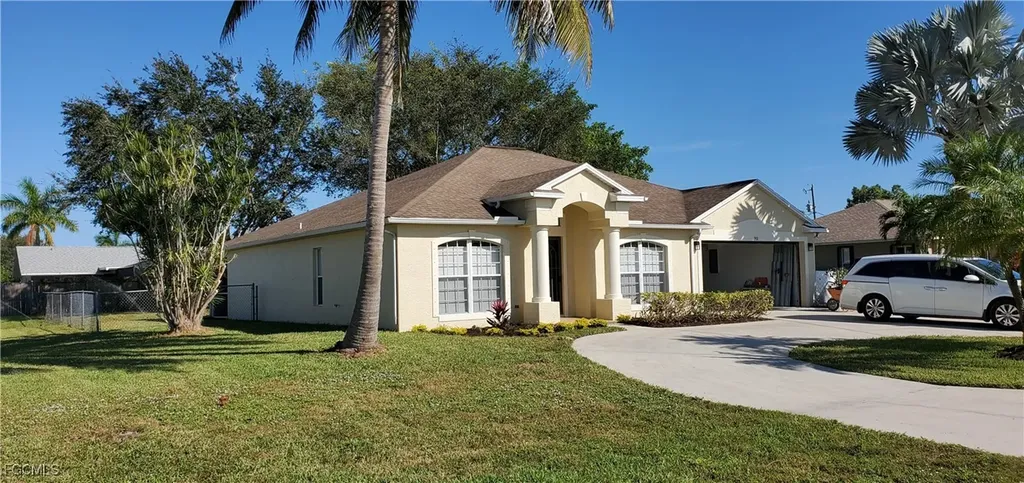 901 SE 30th Street Cape Coral FL 33904
