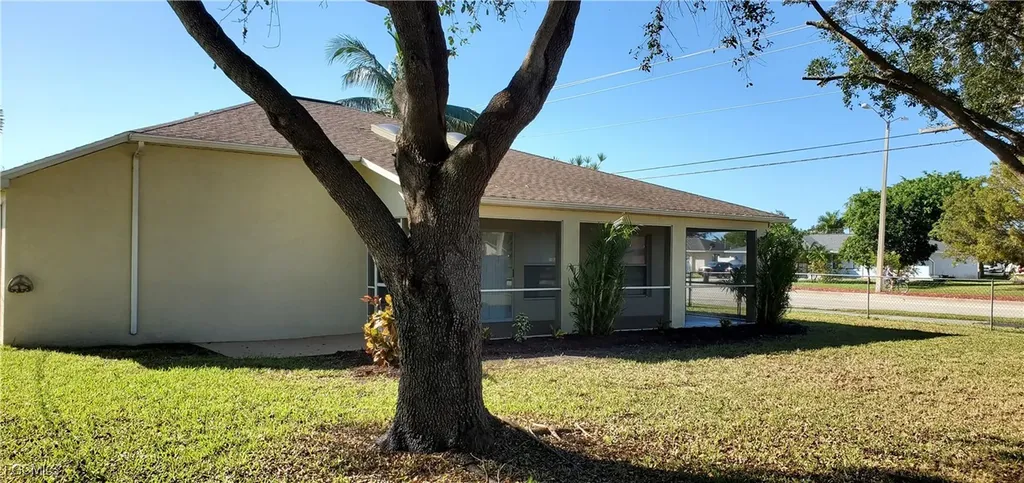 901 SE 30th Street Cape Coral FL 33904