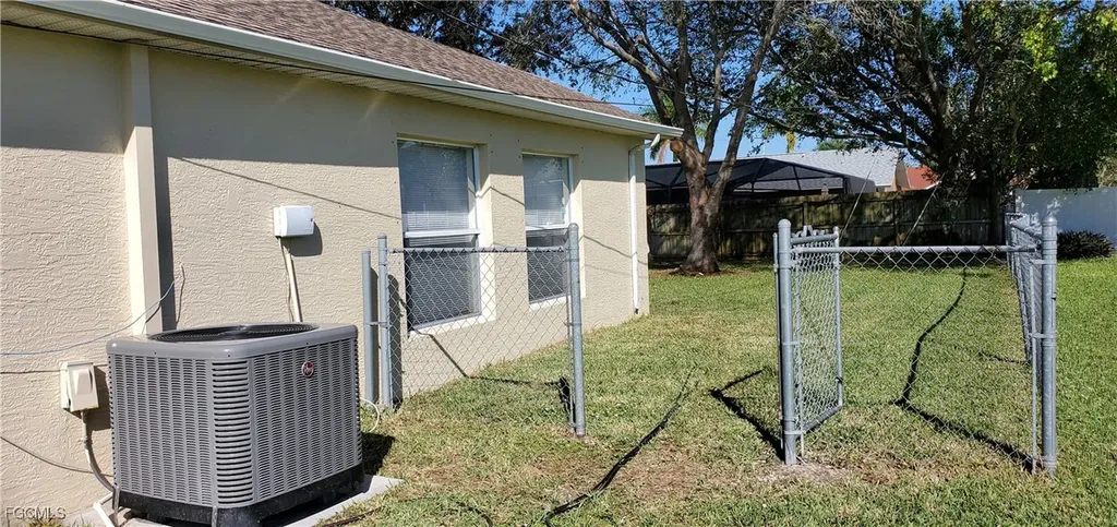 901 SE 30th Street Cape Coral FL 33904
