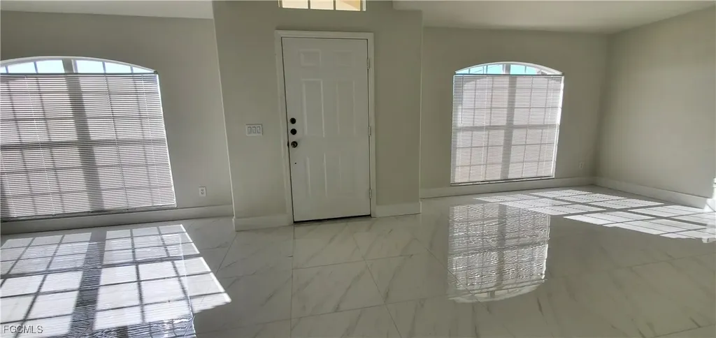 901 SE 30th Street Cape Coral FL 33904
