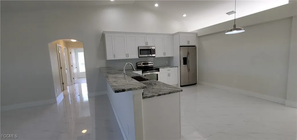901 SE 30th Street Cape Coral FL 33904