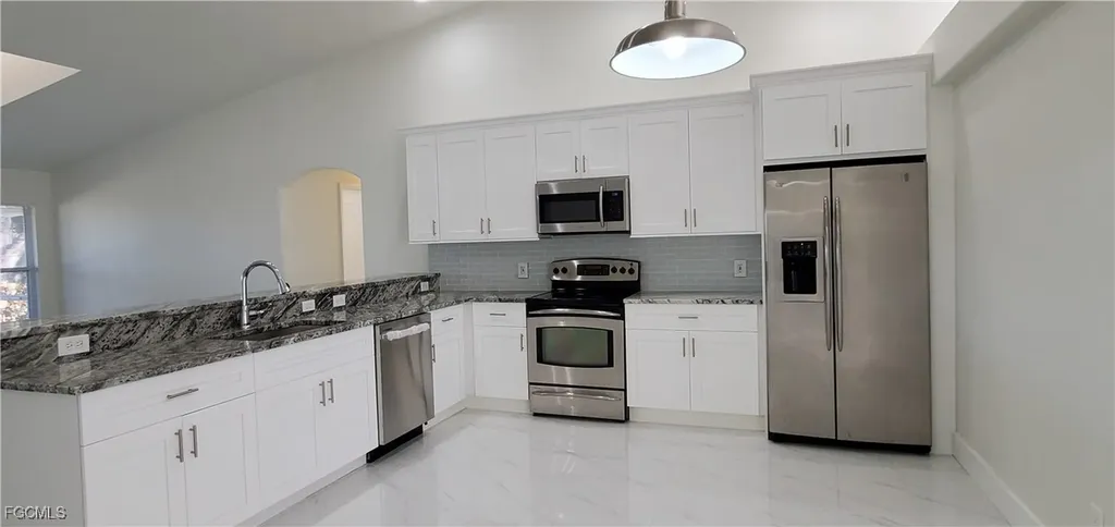 901 SE 30th Street Cape Coral FL 33904