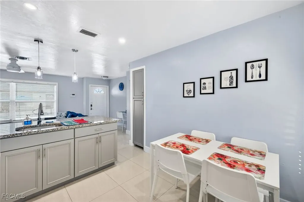 624 SE 46th Street Cape Coral FL 33904
