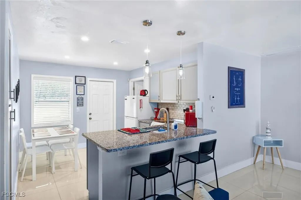 624 SE 46th Street Cape Coral FL 33904