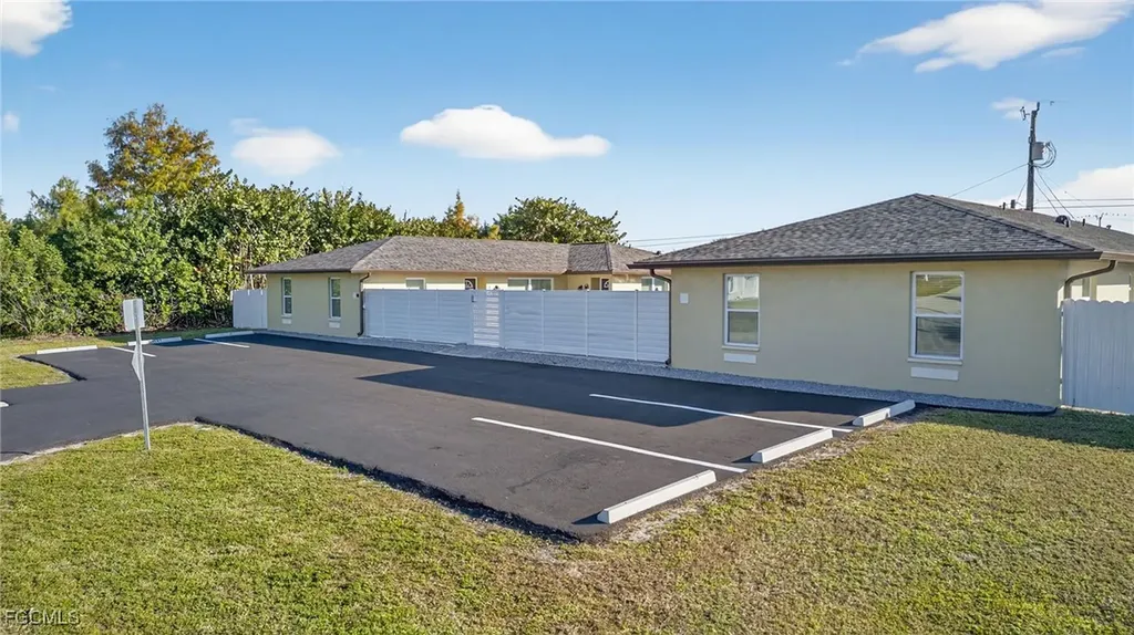 624 SE 46th Street Cape Coral FL 33904