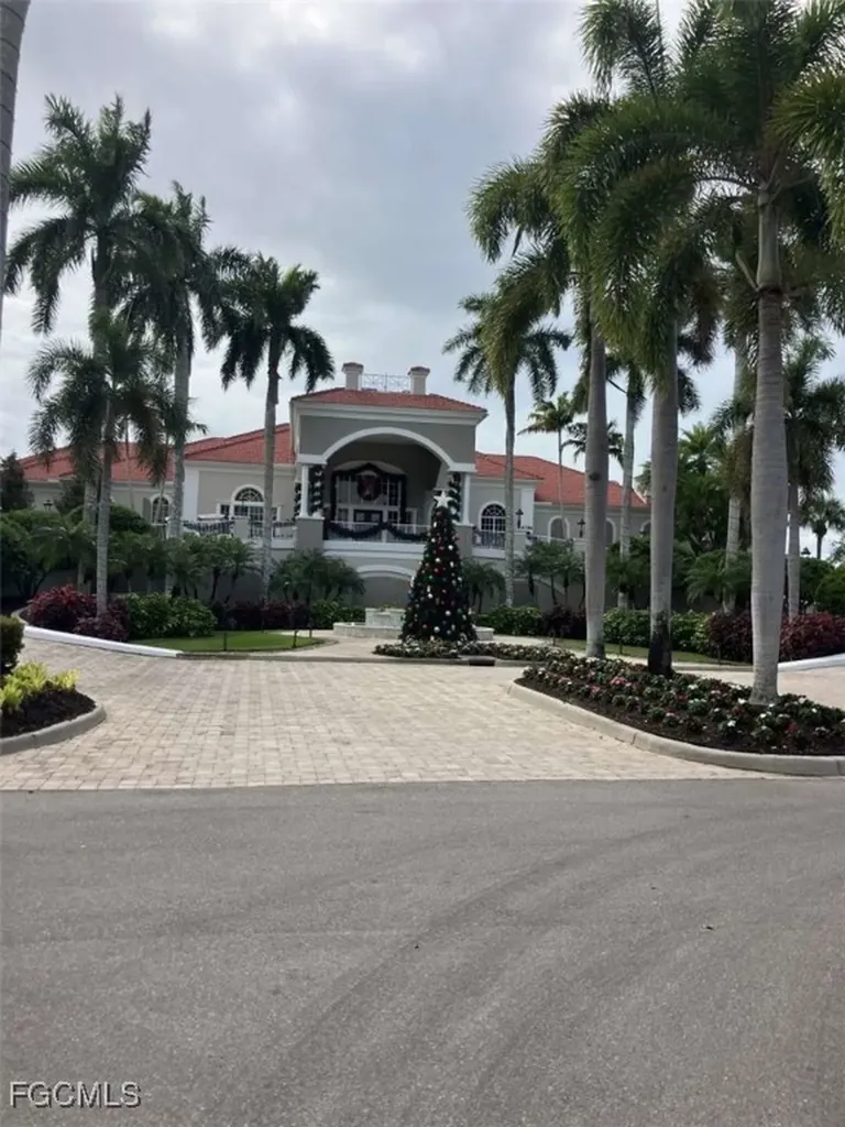 4695 Winged Foot Court Naples FL 34112