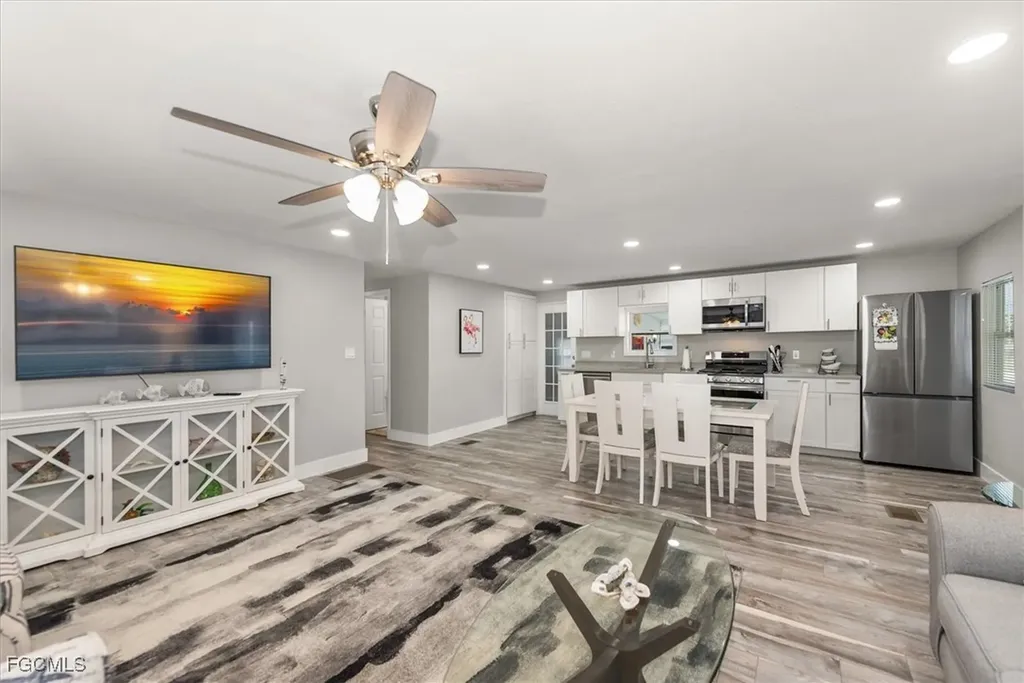 359 Verna Avenue Fort Myers FL 33908