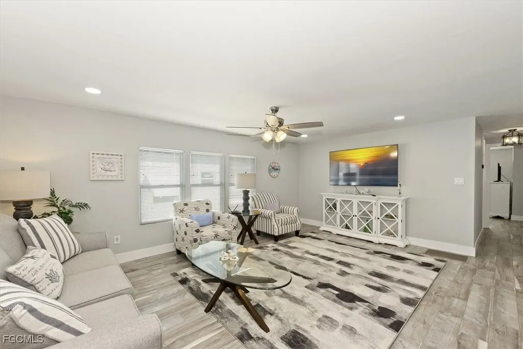 359 Verna Avenue Fort Myers FL 33908