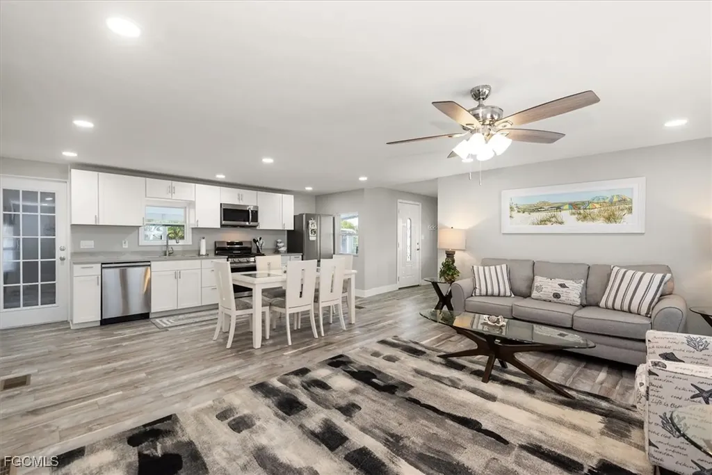 359 Verna Avenue Fort Myers FL 33908