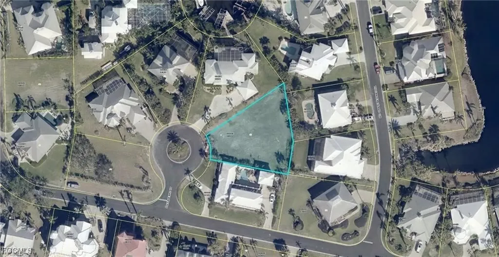 18211 Chesapeake Court Fort Myers FL 33908