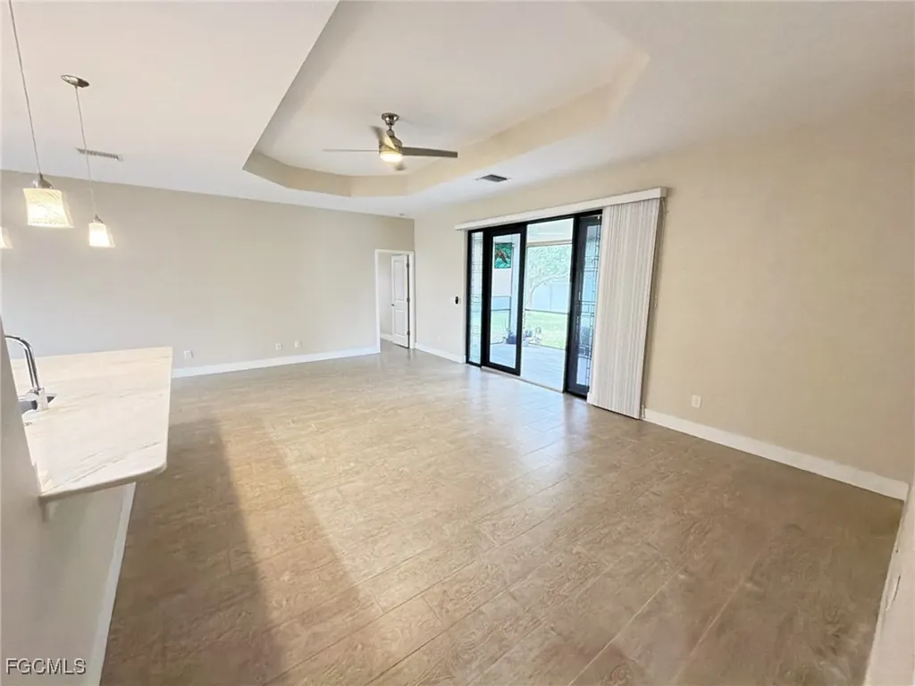 916 SW 7th Avenue Cape Coral FL 33991