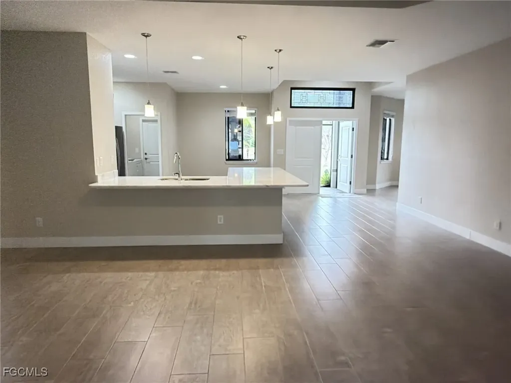 916 SW 7th Avenue Cape Coral FL 33991