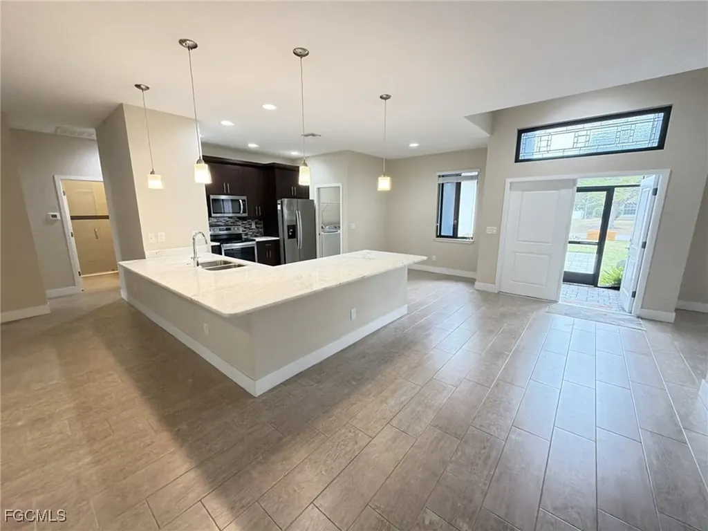916 SW 7th Avenue Cape Coral FL 33991