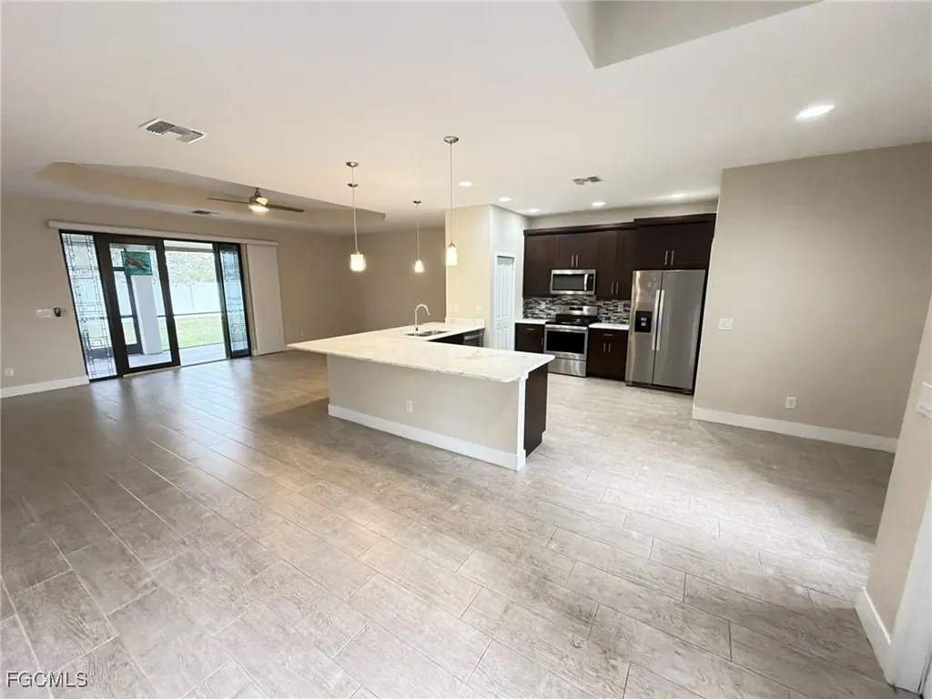 916 SW 7th Avenue Cape Coral FL 33991
