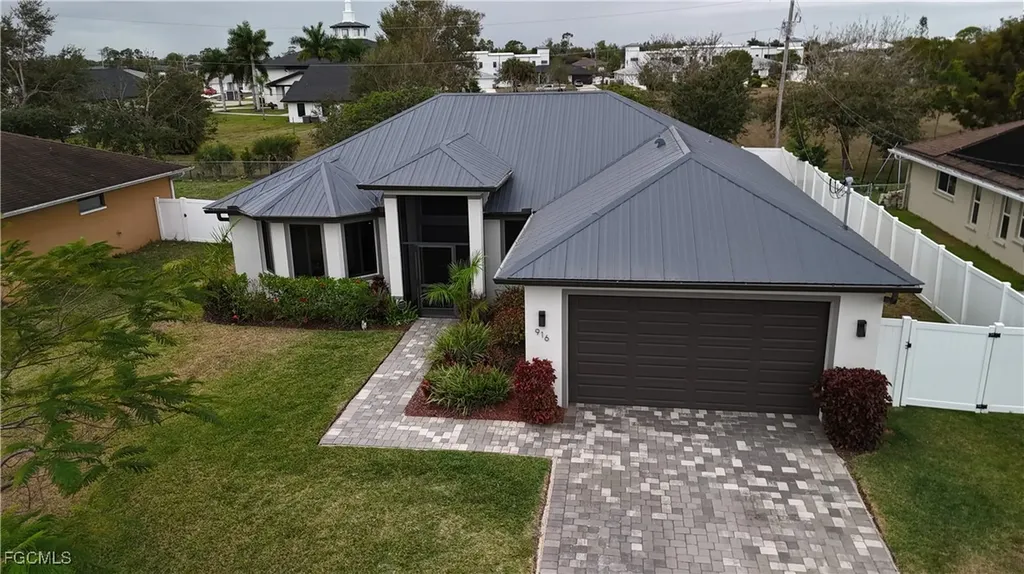 916 SW 7th Avenue Cape Coral FL 33991