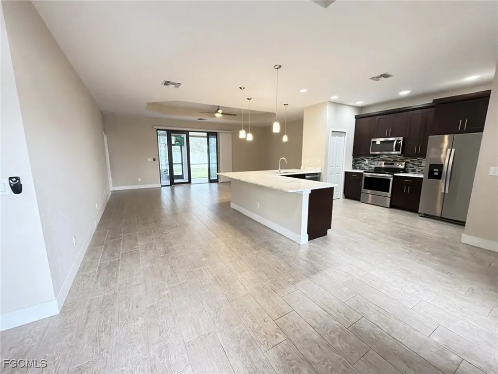 916 SW 7th Avenue Cape Coral FL 33991