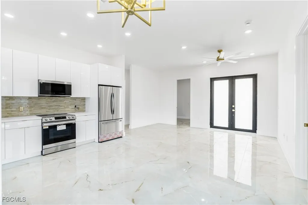 4700 Dora Avenue S Lehigh Acres FL 33974