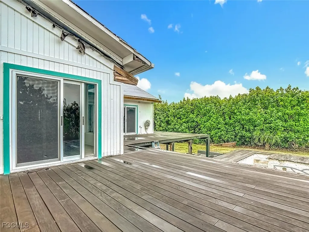 497 Lake Murex Circle Sanibel FL 33957