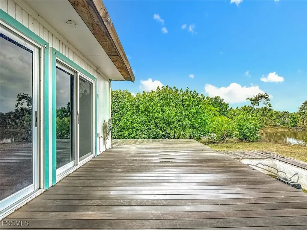 497 Lake Murex Circle Sanibel FL 33957