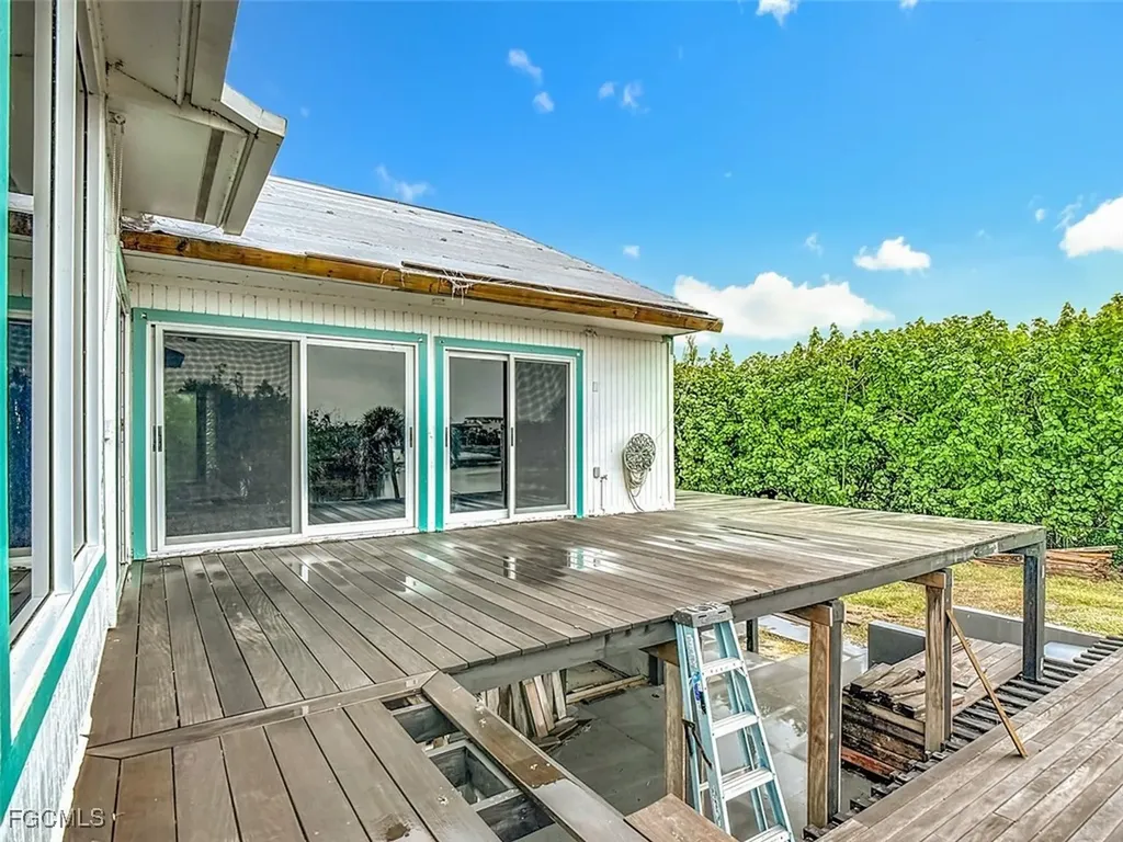 497 Lake Murex Circle Sanibel FL 33957