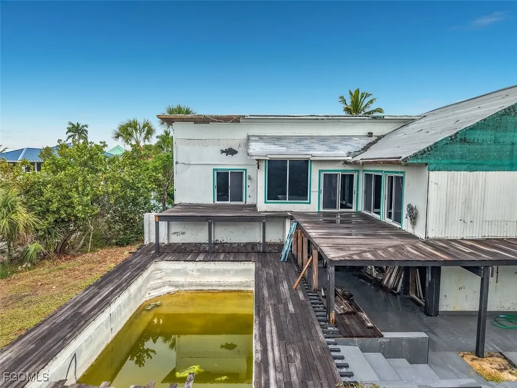 497 Lake Murex Circle Sanibel FL 33957