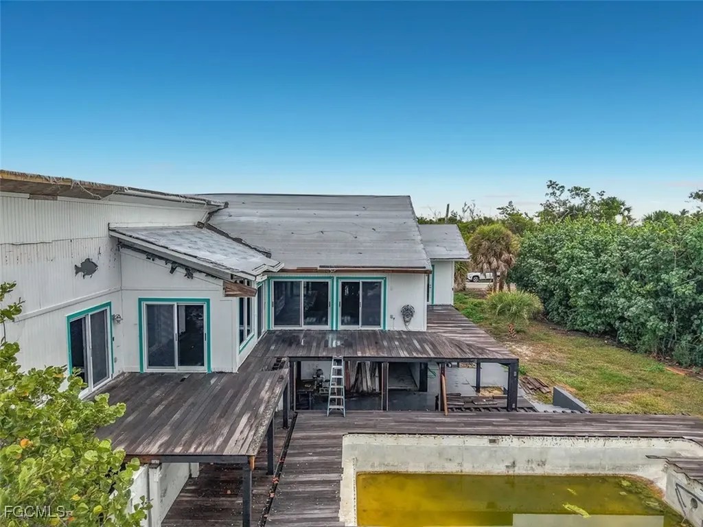 497 Lake Murex Circle Sanibel FL 33957