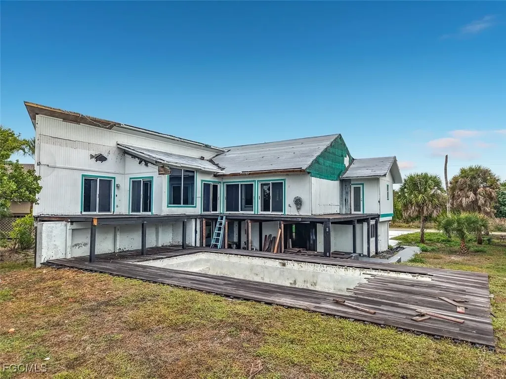 497 Lake Murex Circle Sanibel FL 33957