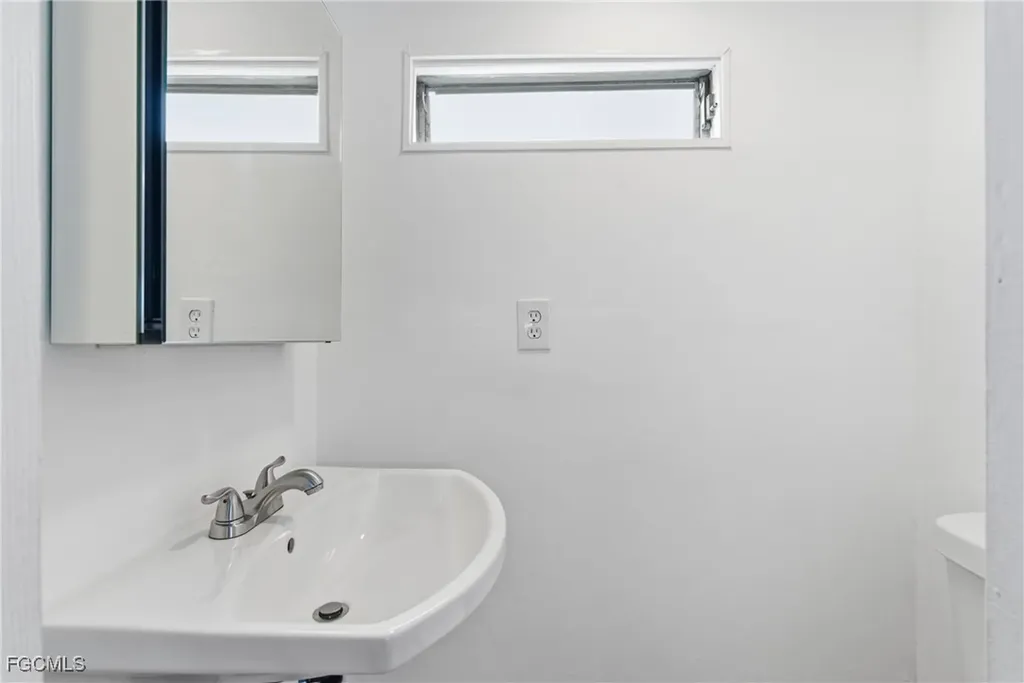 5558 Palm Beach Boulevard Fort Myers FL 33905