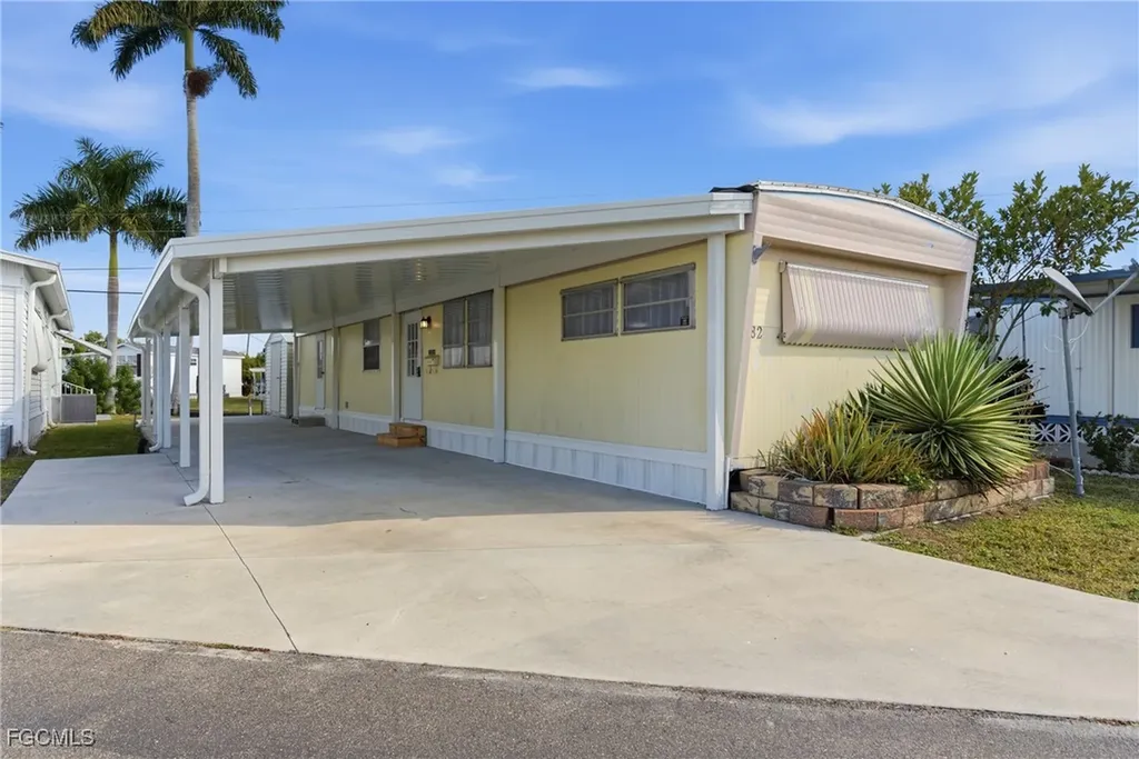 5558 Palm Beach Boulevard Fort Myers FL 33905