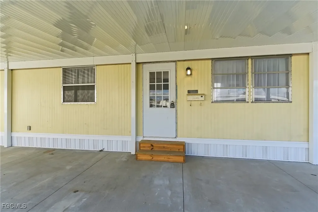 5558 Palm Beach Boulevard Fort Myers FL 33905