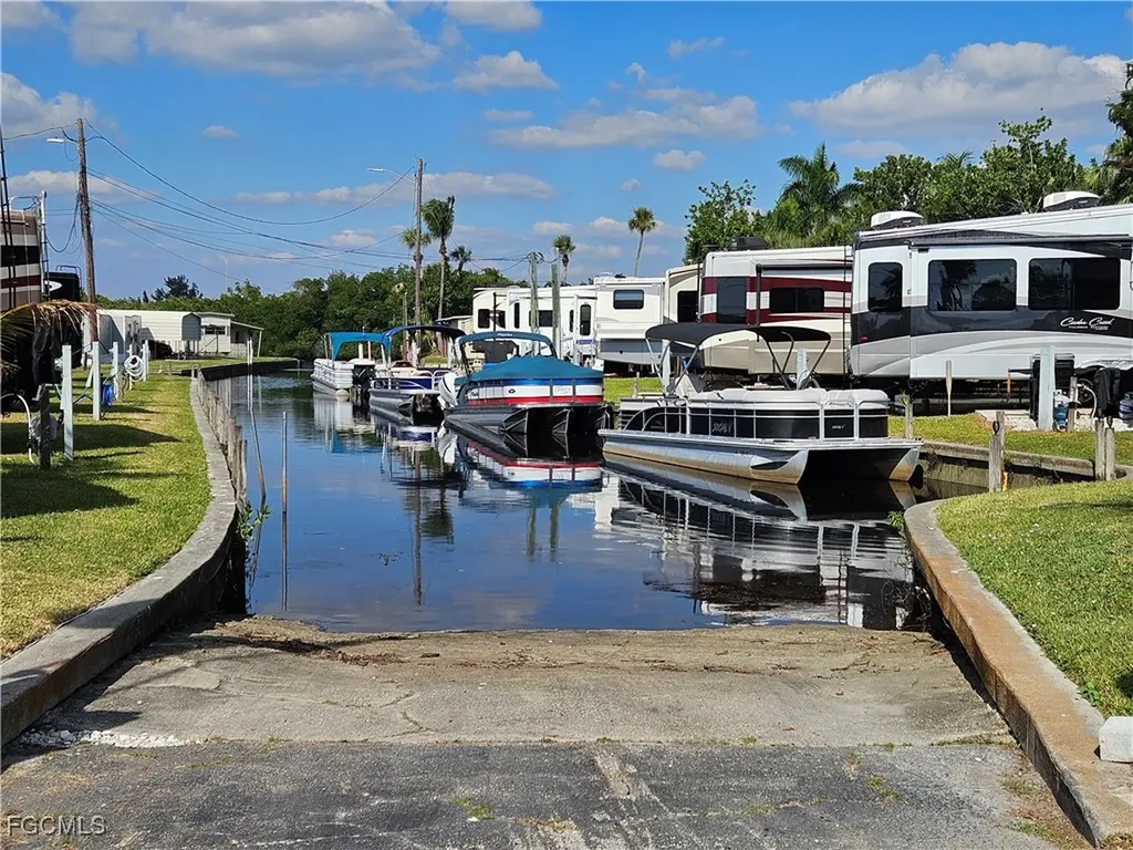 5558 Palm Beach Boulevard Fort Myers FL 33905