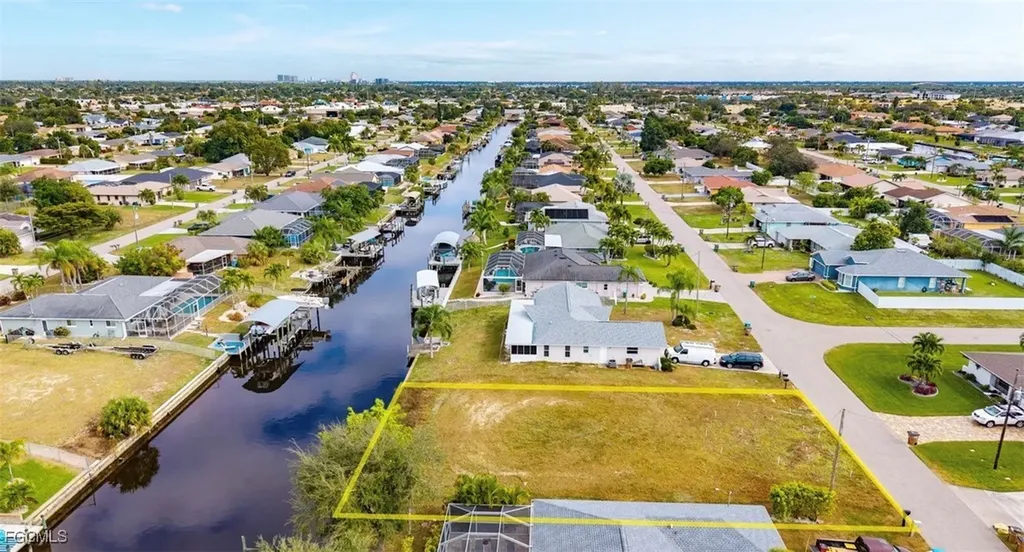 1215 SE 16th Street Cape Coral FL 33990