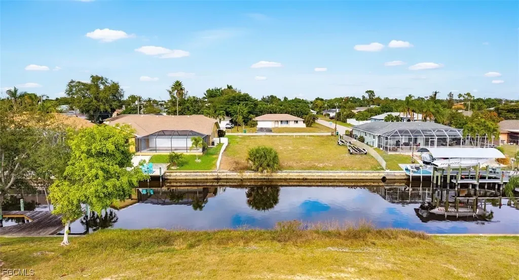 1215 SE 16th Street Cape Coral FL 33990