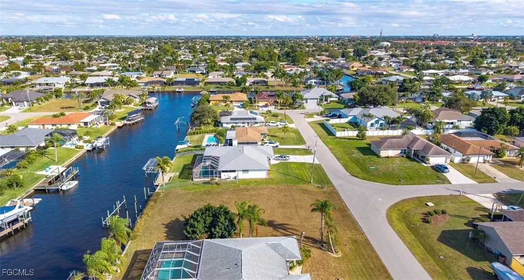 111 SE 37th Terrace Cape Coral FL 33904