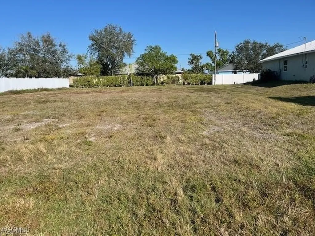 1923 NE 14th Terrace Cape Coral FL 33909