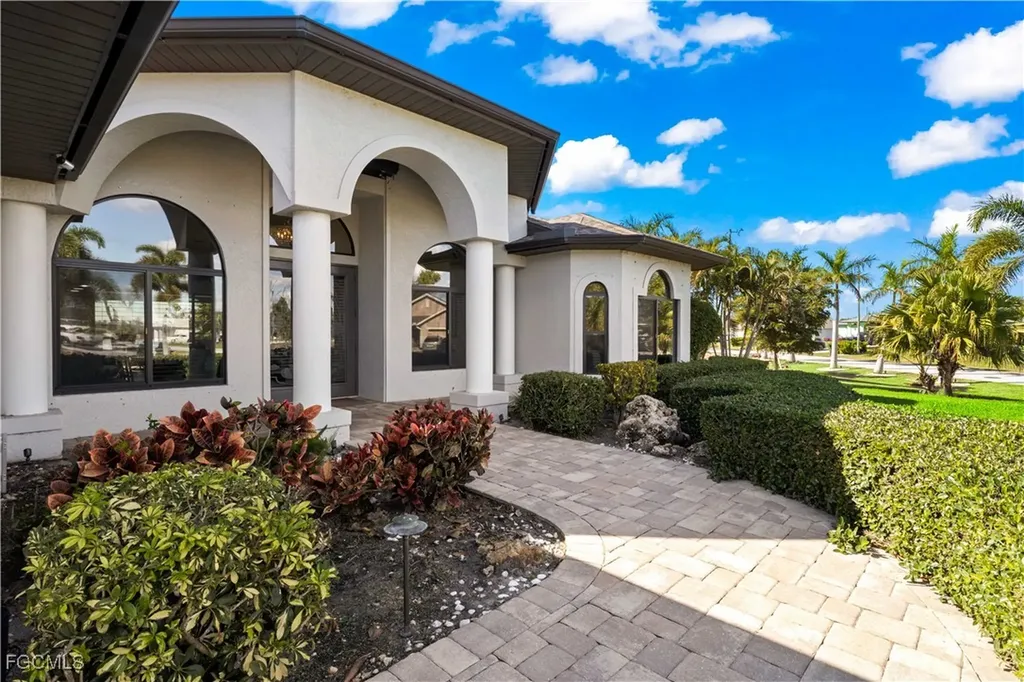 1304 SW 25th Terrace Cape Coral FL 33914