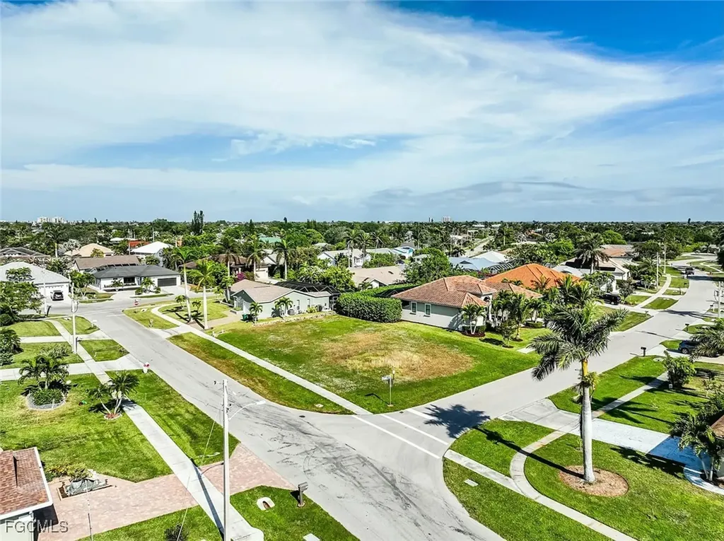 1318 Freeport Avenue Marco Island FL 34145