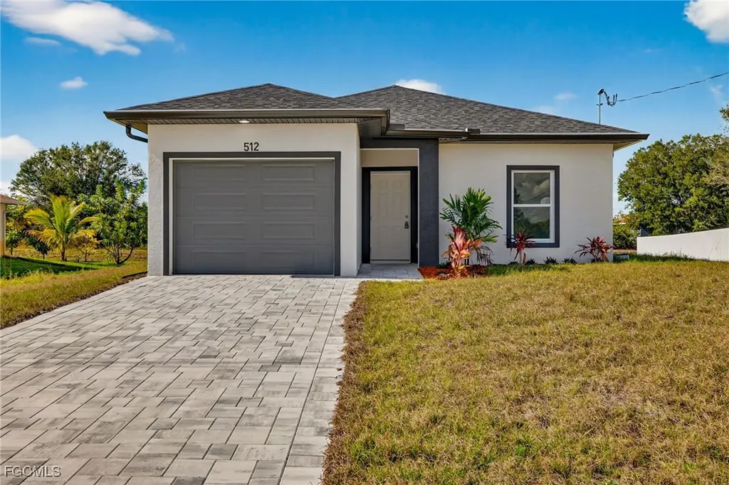 512 Caywood Avenue S Lehigh Acres FL 33974