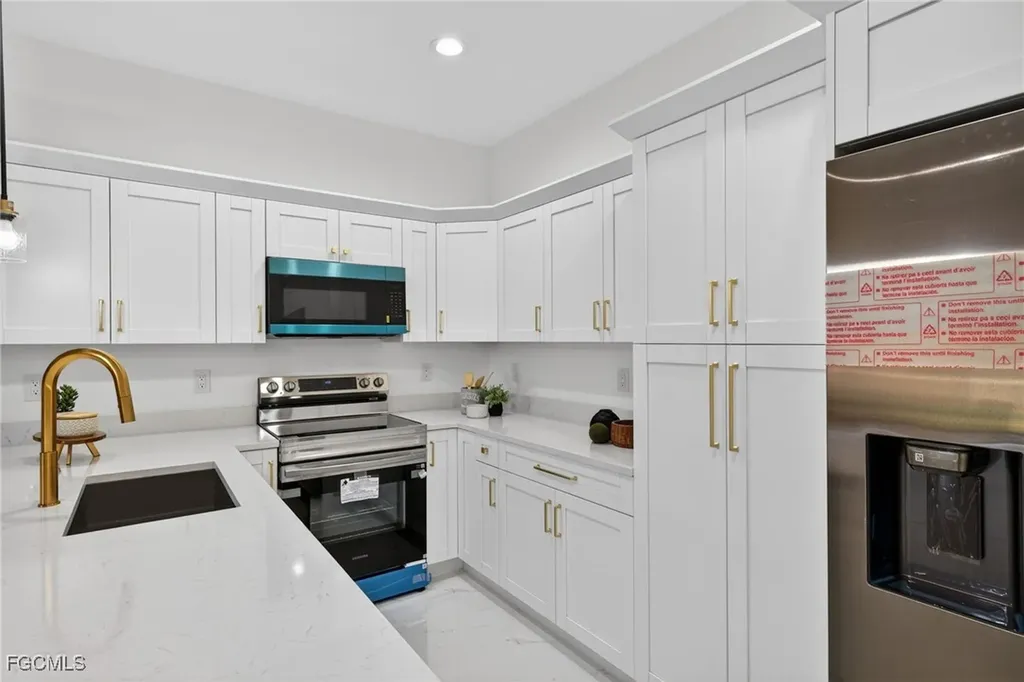 512 Caywood Avenue S Lehigh Acres FL 33974