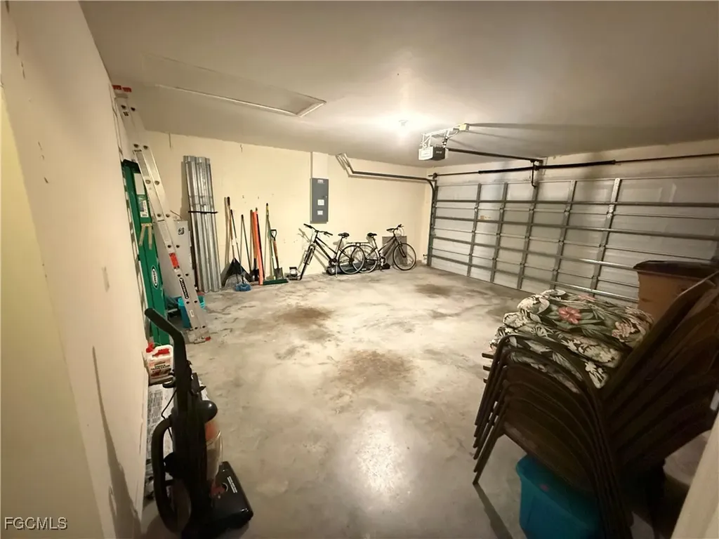 902 Mcarthur Avenue Lehigh Acres FL 33936