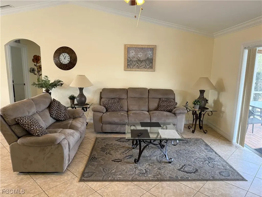 902 Mcarthur Avenue Lehigh Acres FL 33936