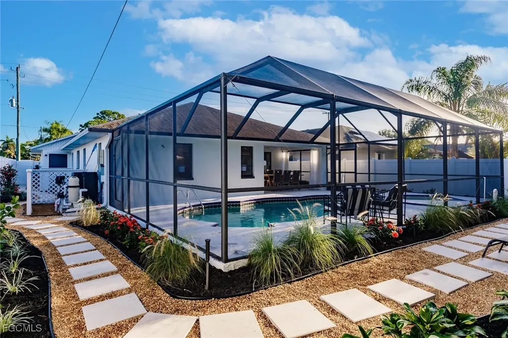 842 99th Avenue N Naples FL 34108
