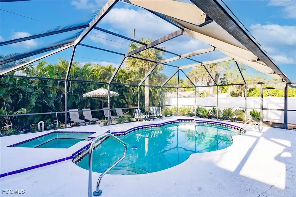 842 99th Avenue N Naples FL 34108